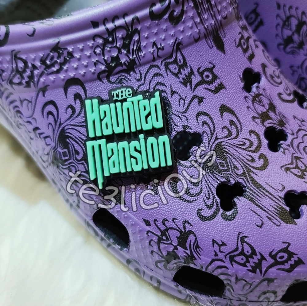 DISNEY PARKS GLOW IN THE DARK HAUNTED MANSION CROC - Picture 3 of 9